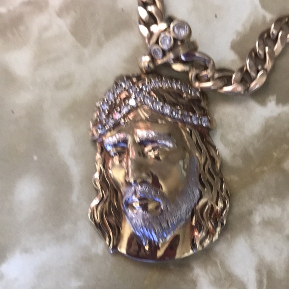 10 karat gold chain and Jesus piece charm - Picture 2 of 4